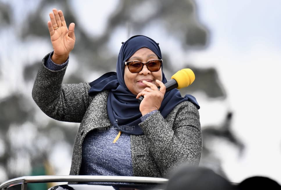 Rais wa Tanzania, Dr. Samia Suluhu Hassan akiwa katika moja ya mikutano yake na wananchi.